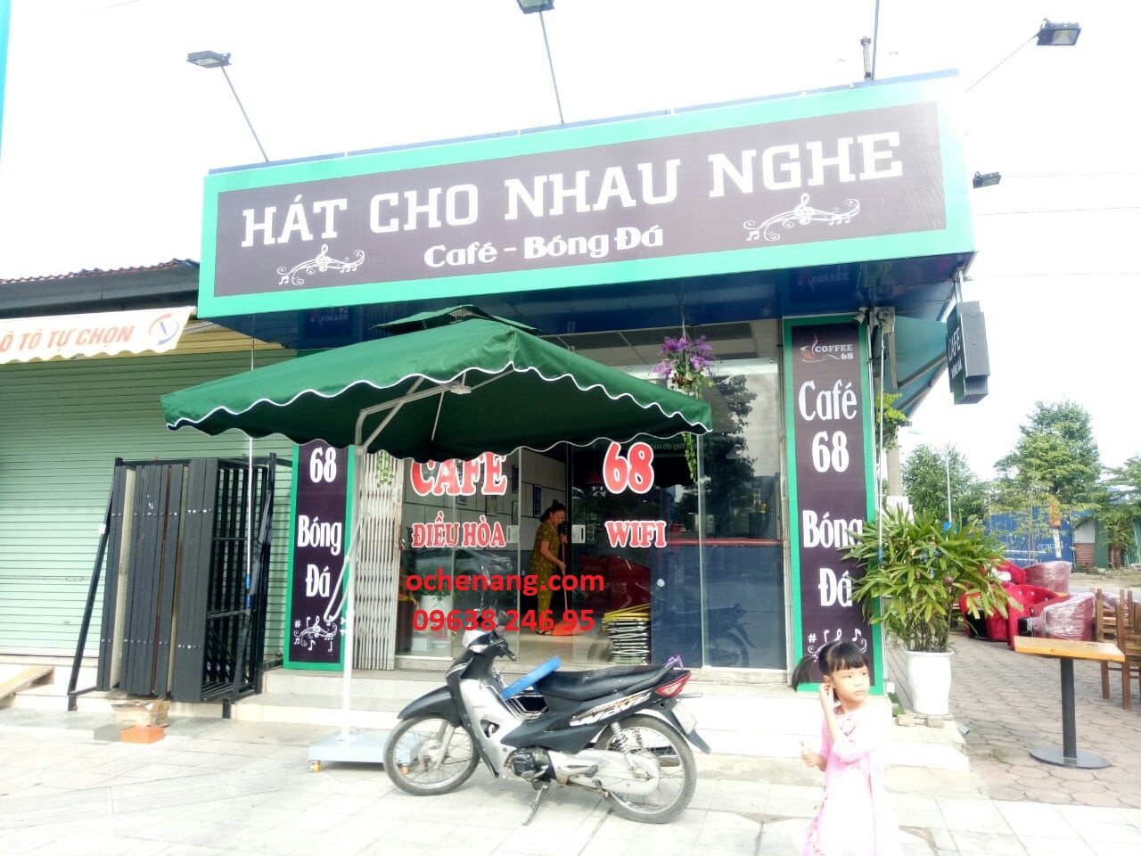 ô dù cafe Hà Nội